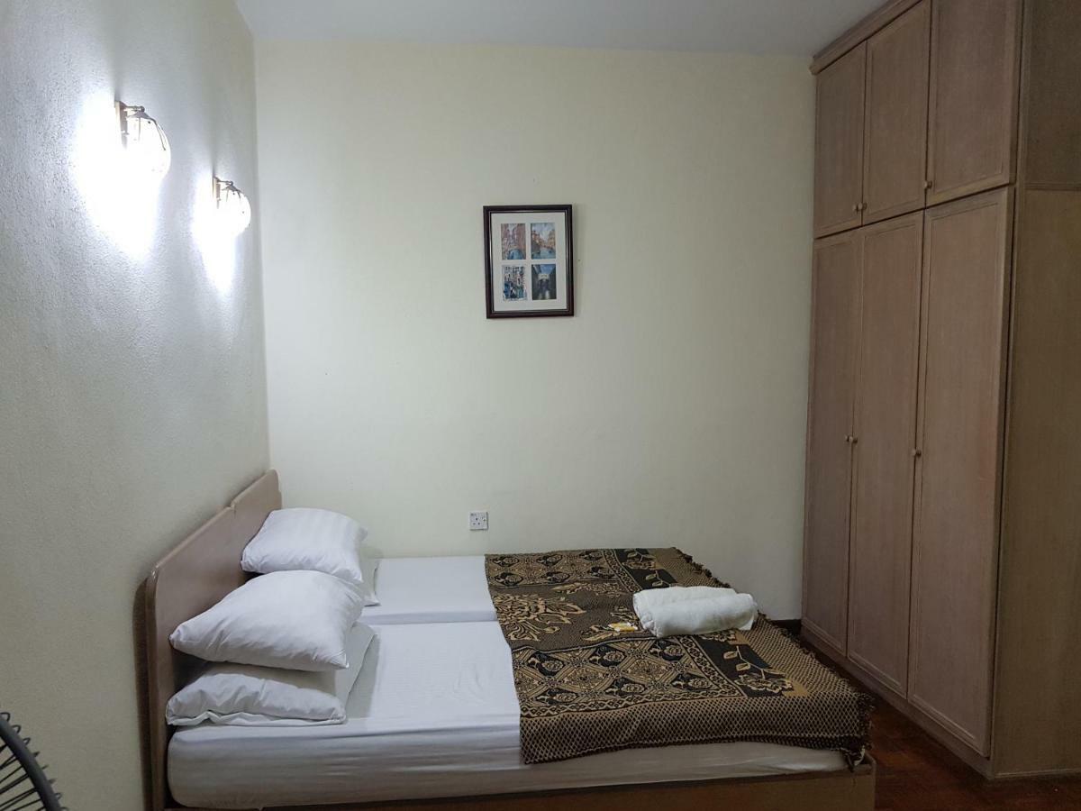 Home Stay Bayu Emas Appartment, Batu Feringgi Εξωτερικό φωτογραφία