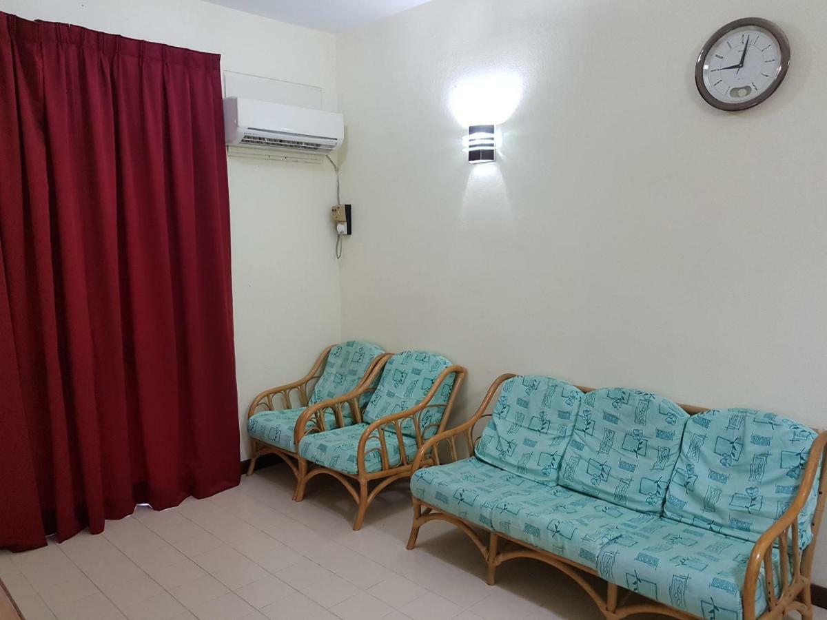 Home Stay Bayu Emas Appartment, Batu Feringgi Εξωτερικό φωτογραφία